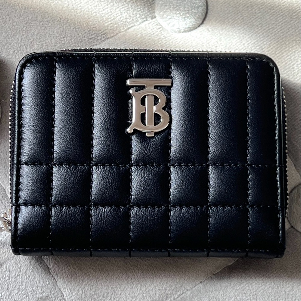 Burberry Quilted Leather Wallet in Black - Picture 2 of 11
